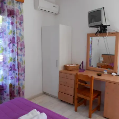 Anamama Acharavi (Corfu)